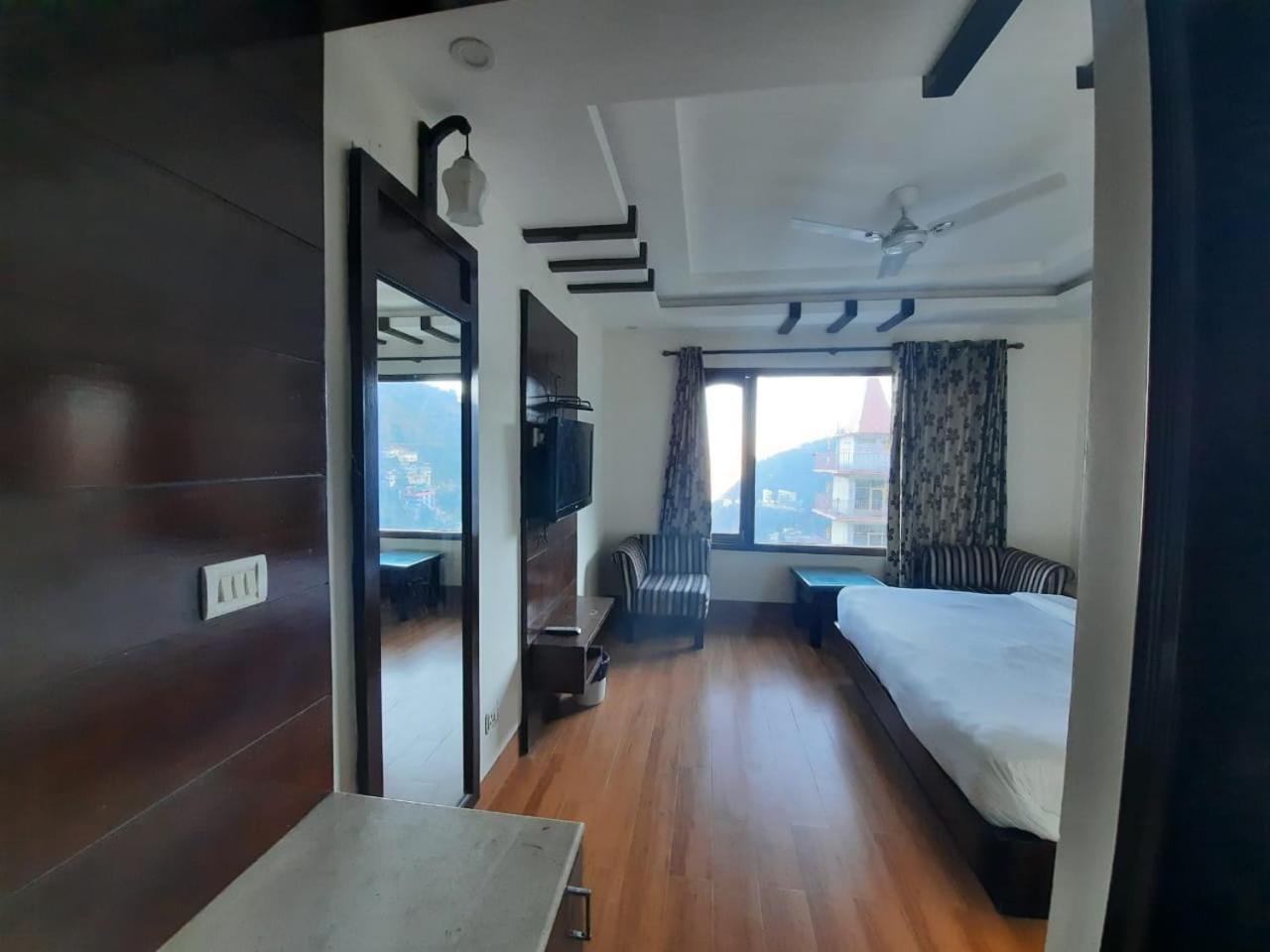 Basera Hotel Массури Экстерьер фото