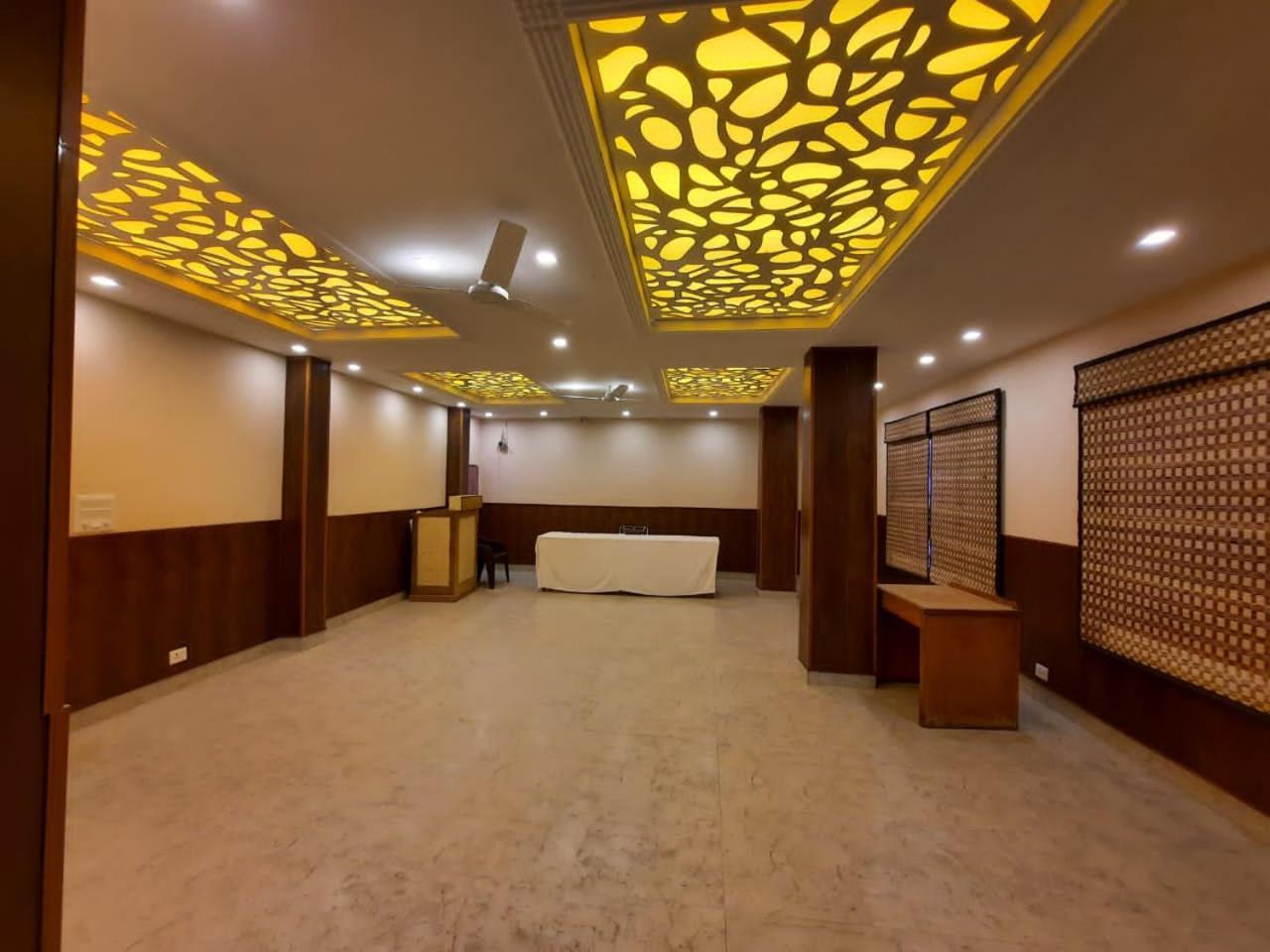 Basera Hotel Массури Экстерьер фото