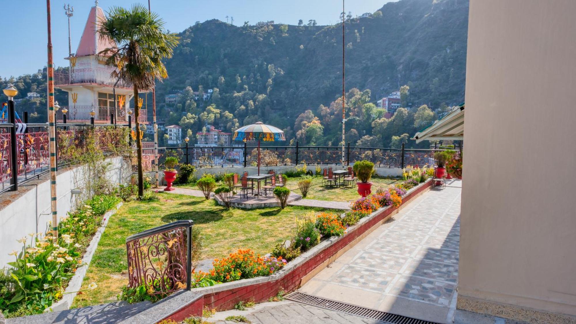 Basera Hotel Массури Экстерьер фото