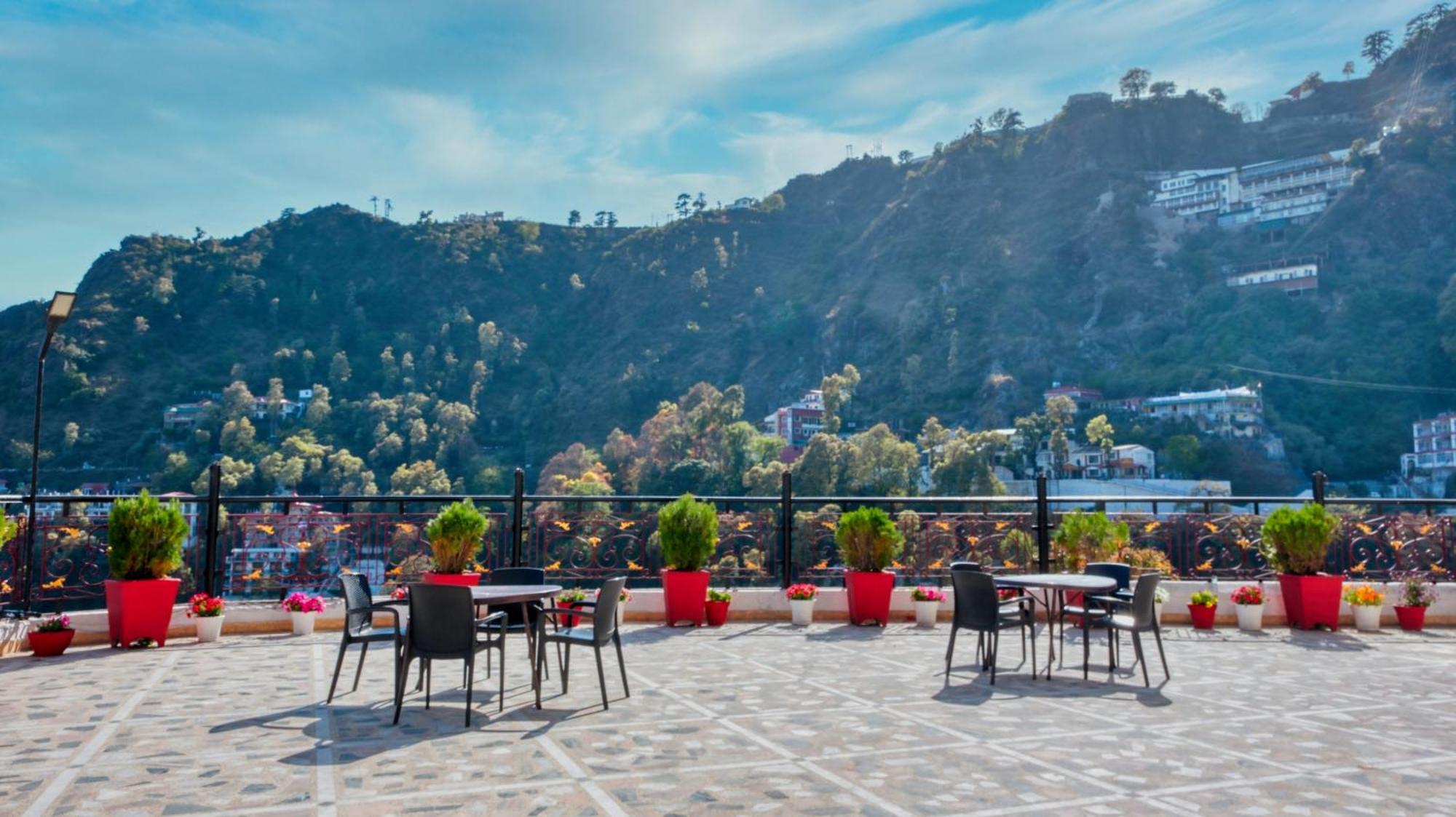 Basera Hotel Массури Экстерьер фото