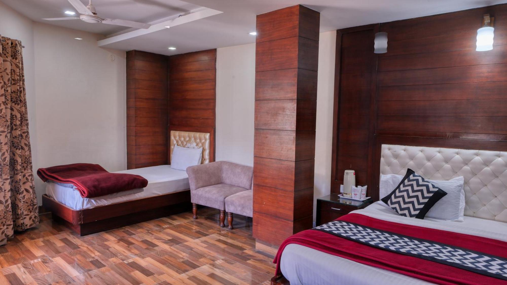 Basera Hotel Массури Экстерьер фото