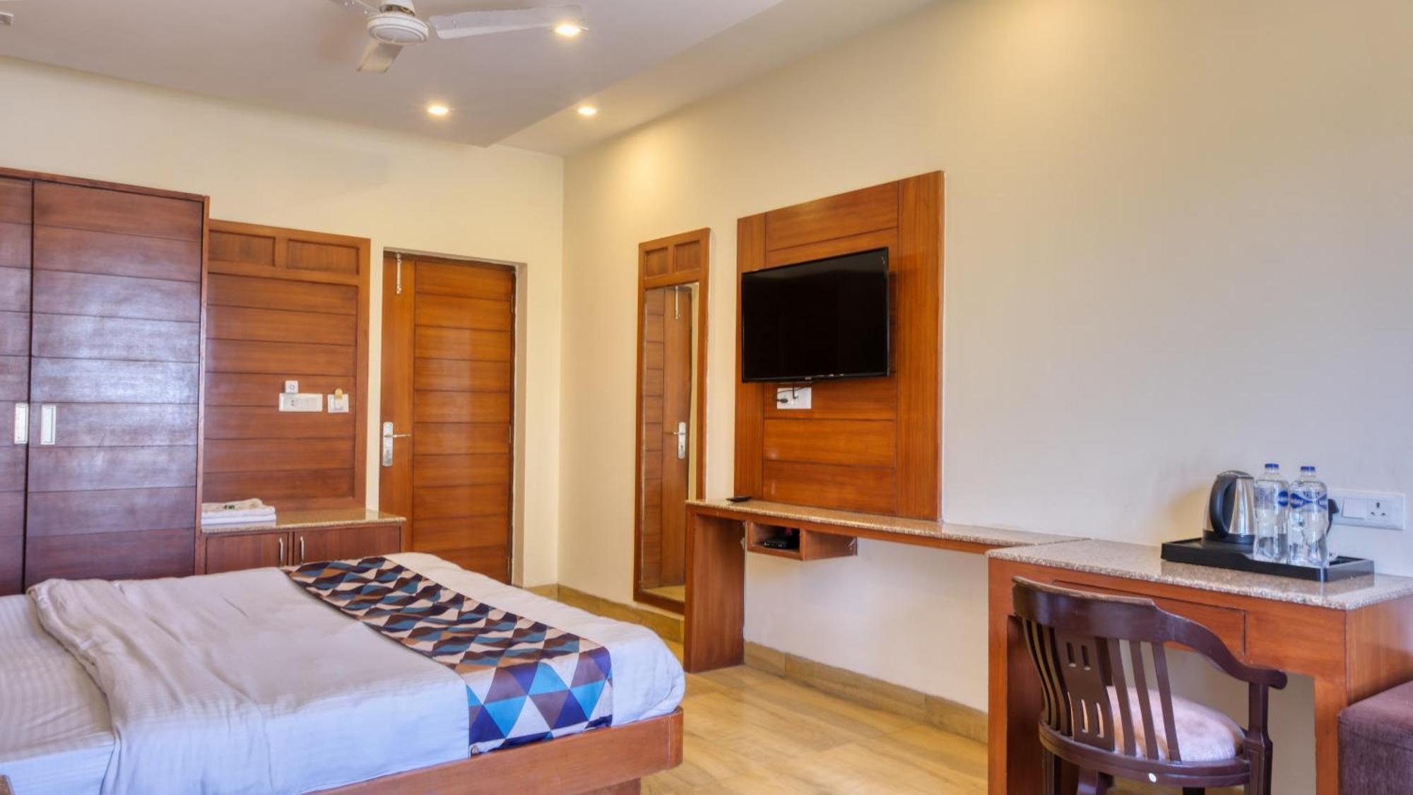 Basera Hotel Массури Экстерьер фото