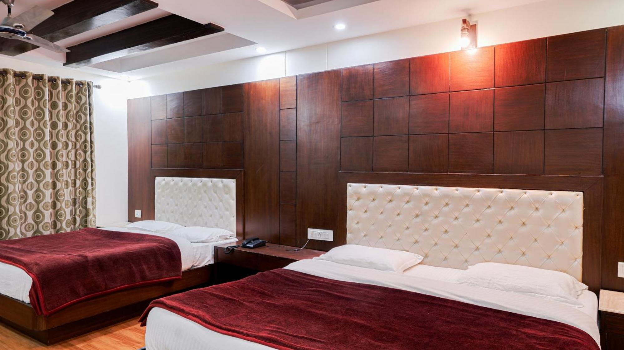 Basera Hotel Массури Экстерьер фото