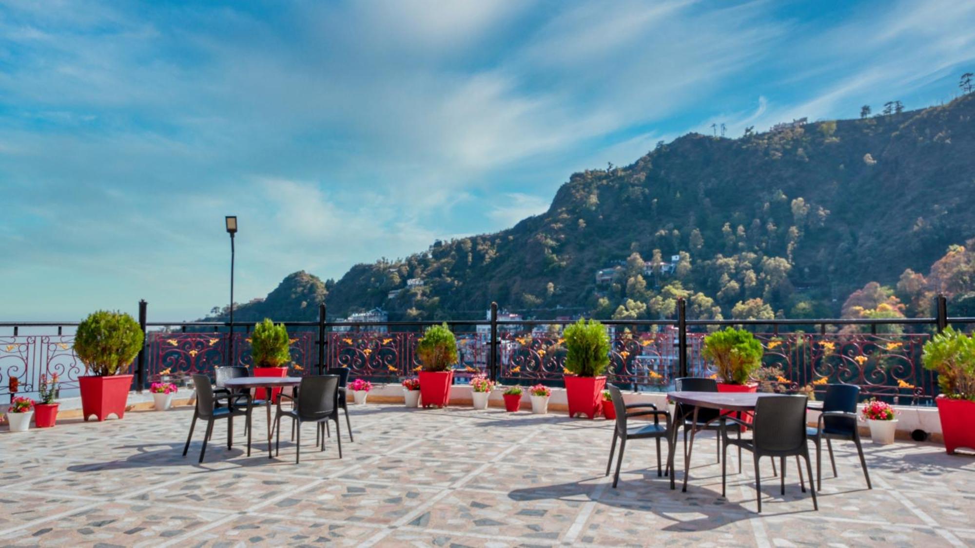 Basera Hotel Массури Экстерьер фото