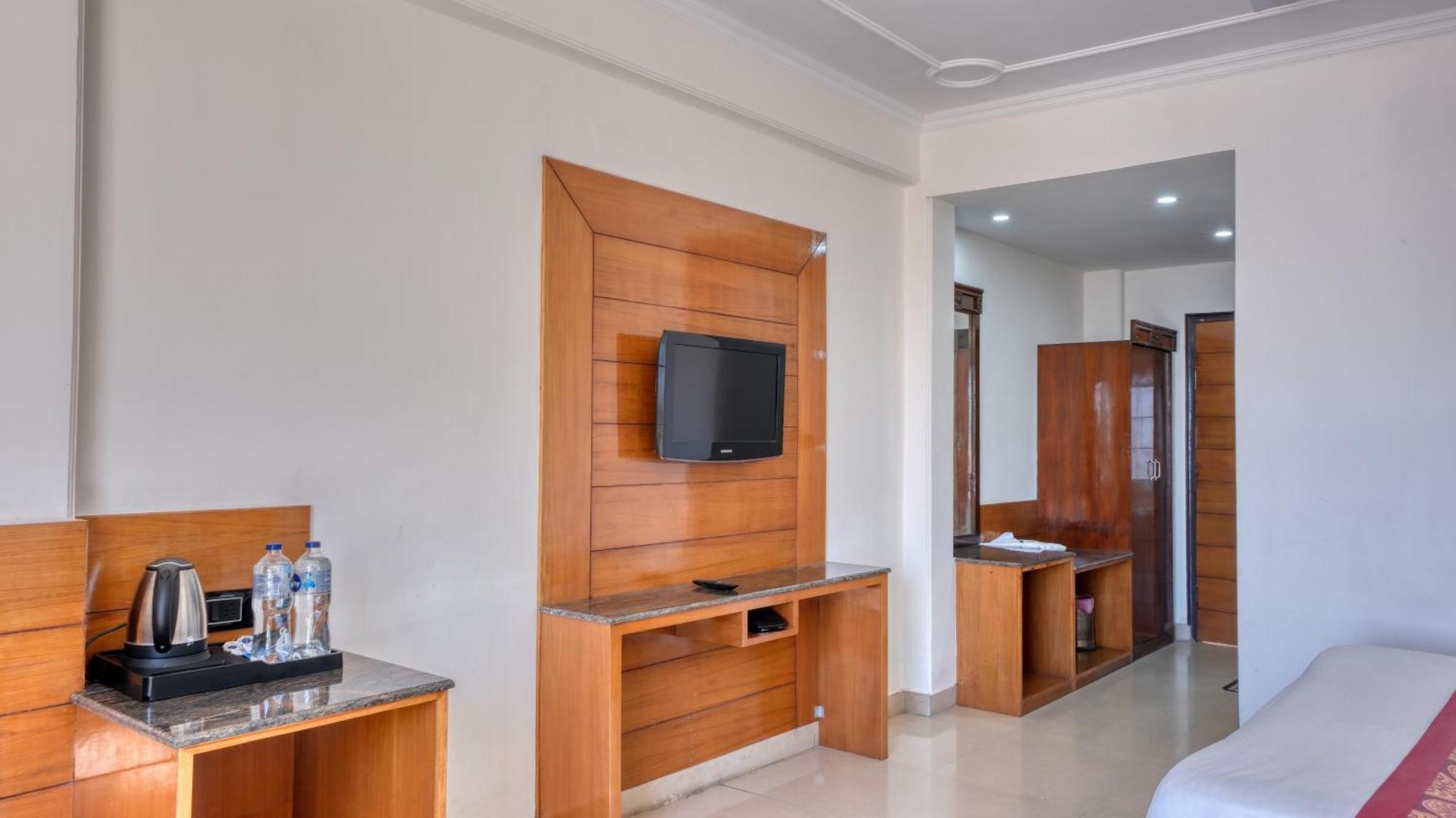 Basera Hotel Массури Экстерьер фото